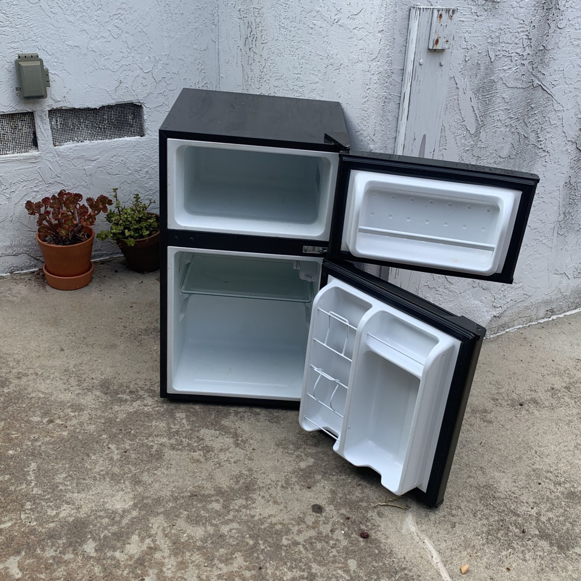 Black/grey Mini Fridge! for Sale in San Diego, CA OfferUp