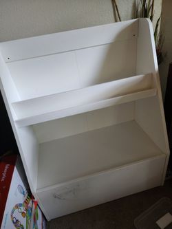 Kids book organizer
