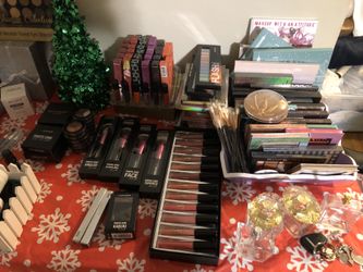 Perfumes/makeup supplies from different brand: perfumes/maquillajes de diferente marcas