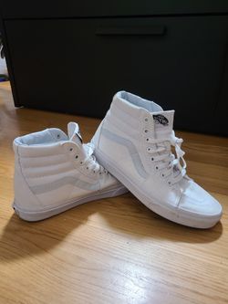 Vans- US Men 7/ US Women 8.5