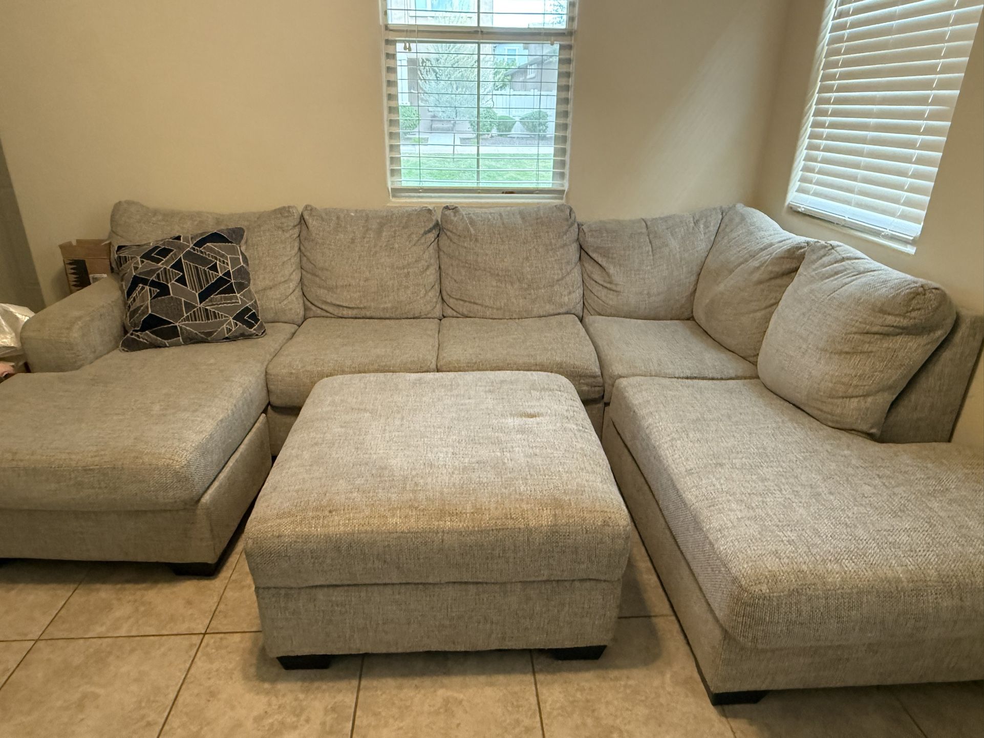 Sectional Sofa W/ storage ottoman