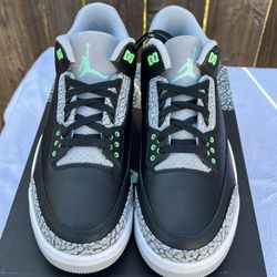 Jordan 3 Green Glow Size 10.5