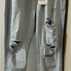 Woman’s Jeans Sz 13 New!!!