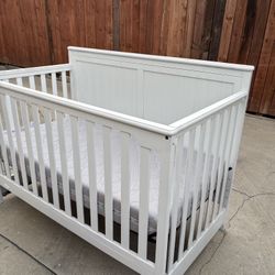 Graco Crib / Newton Bed Mattress 