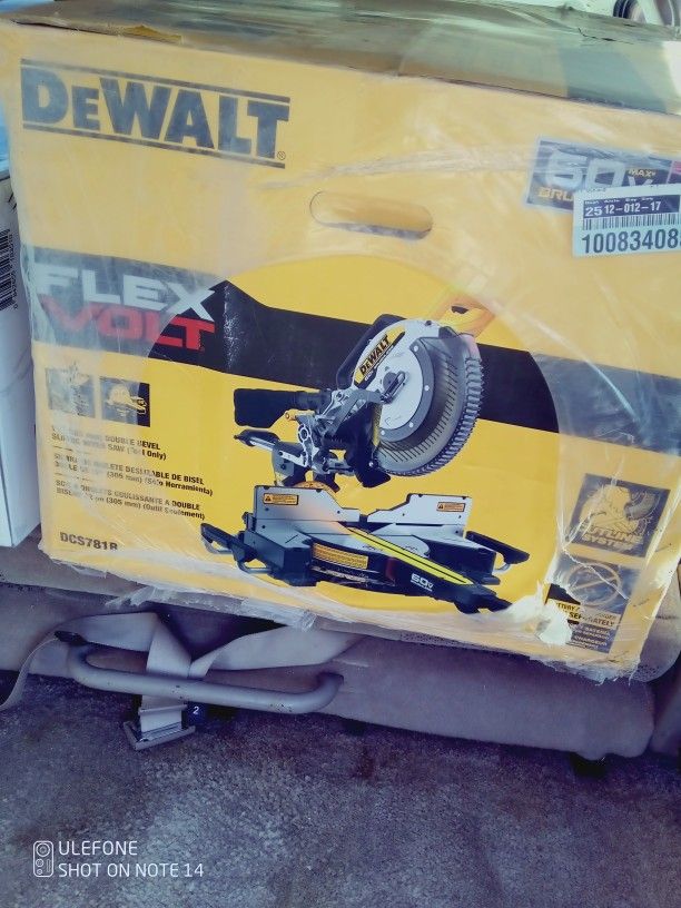 Great Deal Brand New Inbox Table Saw DeWalt