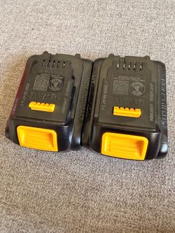 Dewalt dcb201 20 v battery 45 each 45 cada uno