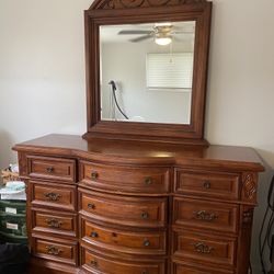 Dresser/ With Mirror 