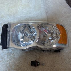 Headlight For 2002-2005 Dodge Ram 2005 Ram 2500 Driver Side
