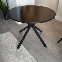Round Dining Table 