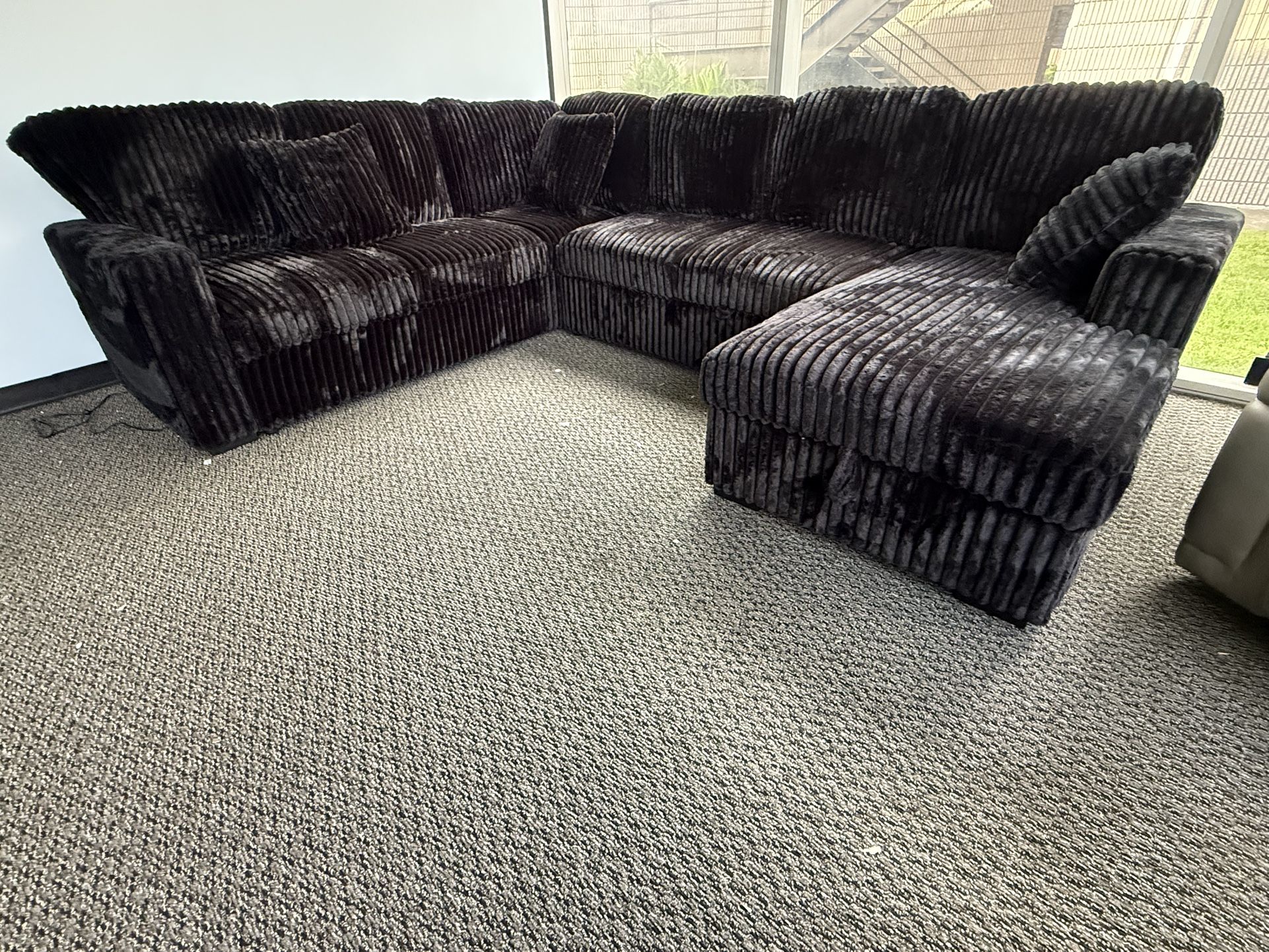 New Black Sectional W Sleeper & Storage W USB