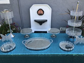 Cristal and glass dessert stands/ party supplies/ party decorations