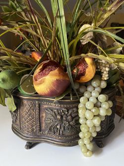 Arreglo De Flores Y Frutas