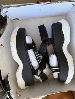 Women’s sandals