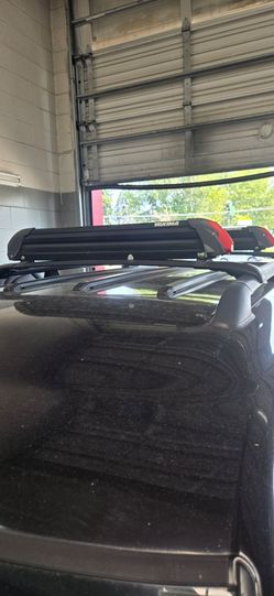 Yakima Roof Rack For Snowboard Or Ski.
