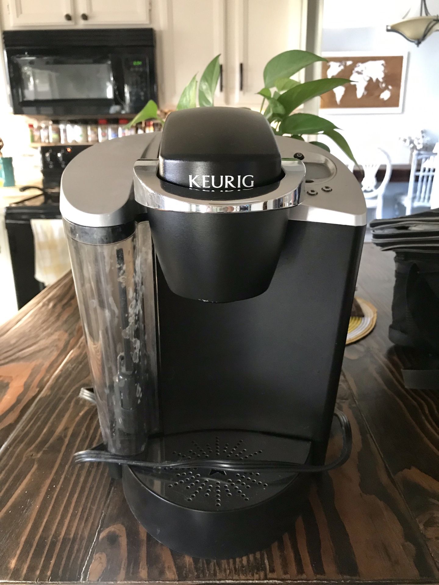 Keurig single cup coffee maker K60 model for Sale in Peoria, AZ OfferUp