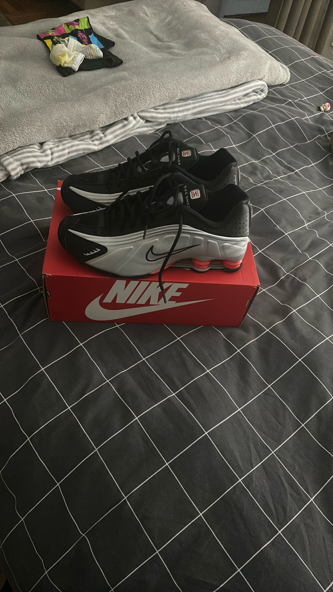 Nike Shox R4 Sz 10