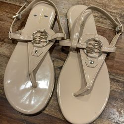 Bebe women’s sandals flat thong Janney Size 8.5 Nude Tan beige NEW