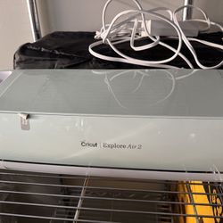 Cricut Air 2 Craft - Barely used 