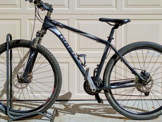 29 inch Giant Revel mountain bike
