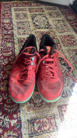 Red Mesh Low-Top Athletic Sneakers size 7Y