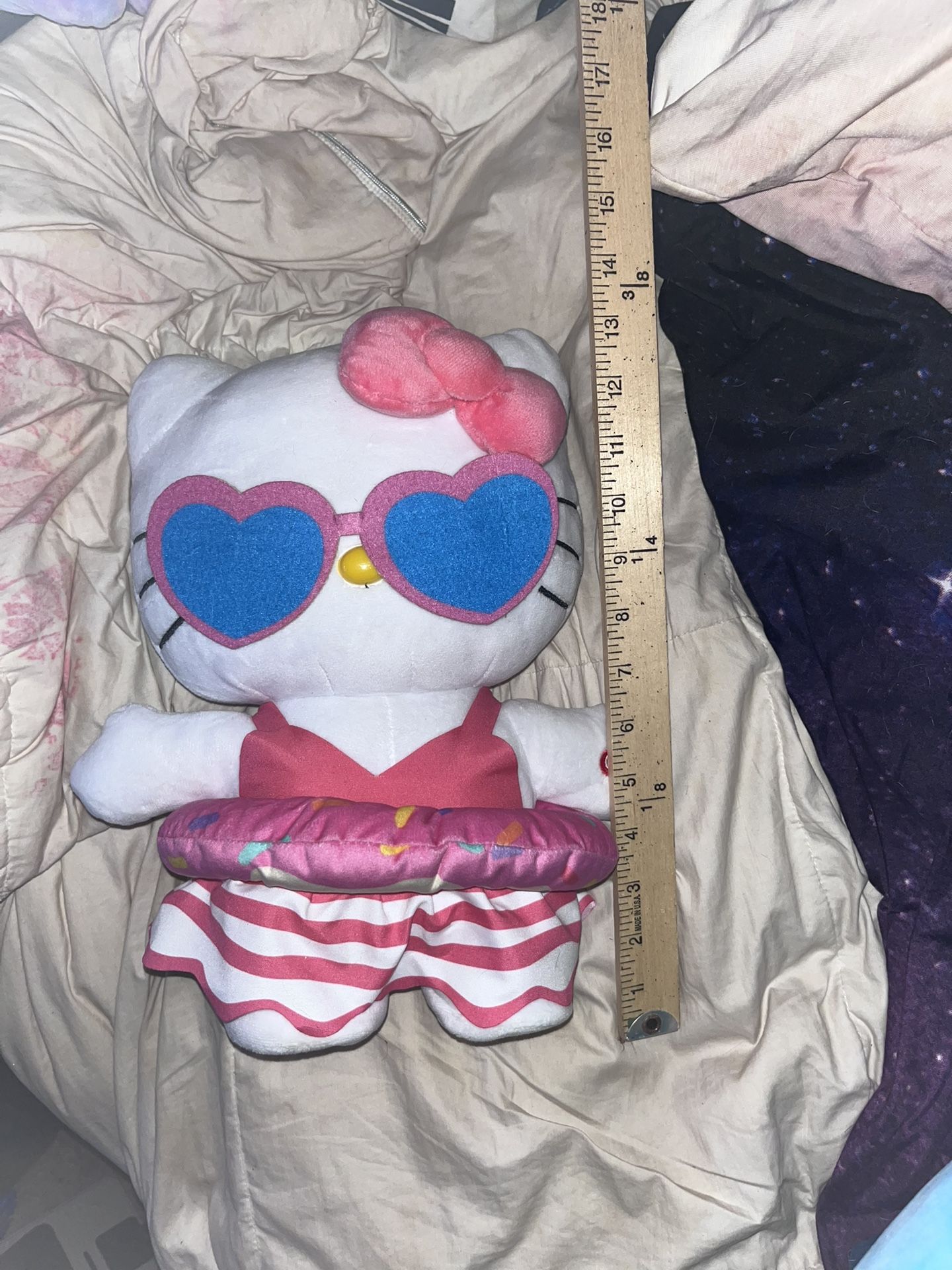 Hello Kitty Dancing Doll
