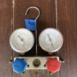 Snap on AC manifold gauge set