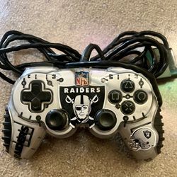 Playstation 2 NFL Raiders Wired PS2 Controller By Mad Catz