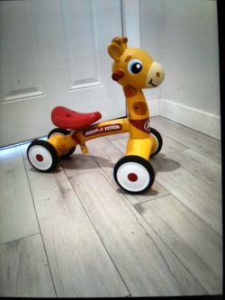 radio flyer giraffe push and ride