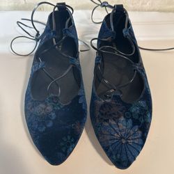 All Black Brand Womens Floral Velvet Blue Pointed Toe Flats Size 40 (size 9) Tie Up