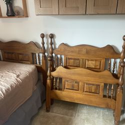 Vintage Twin Maple Bed’s $150.00 OBO