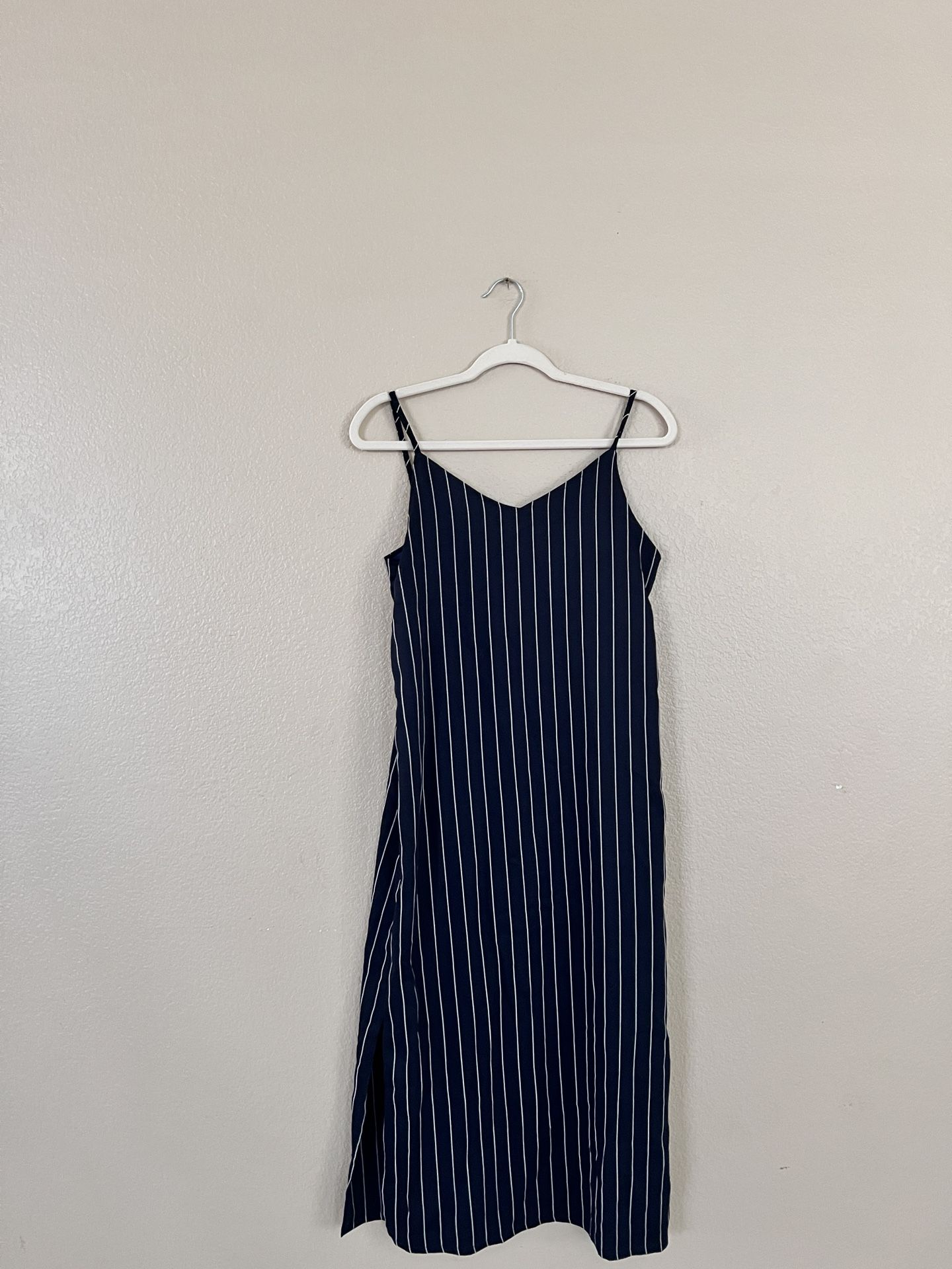 bronze berry navy blue strip dress side split size M