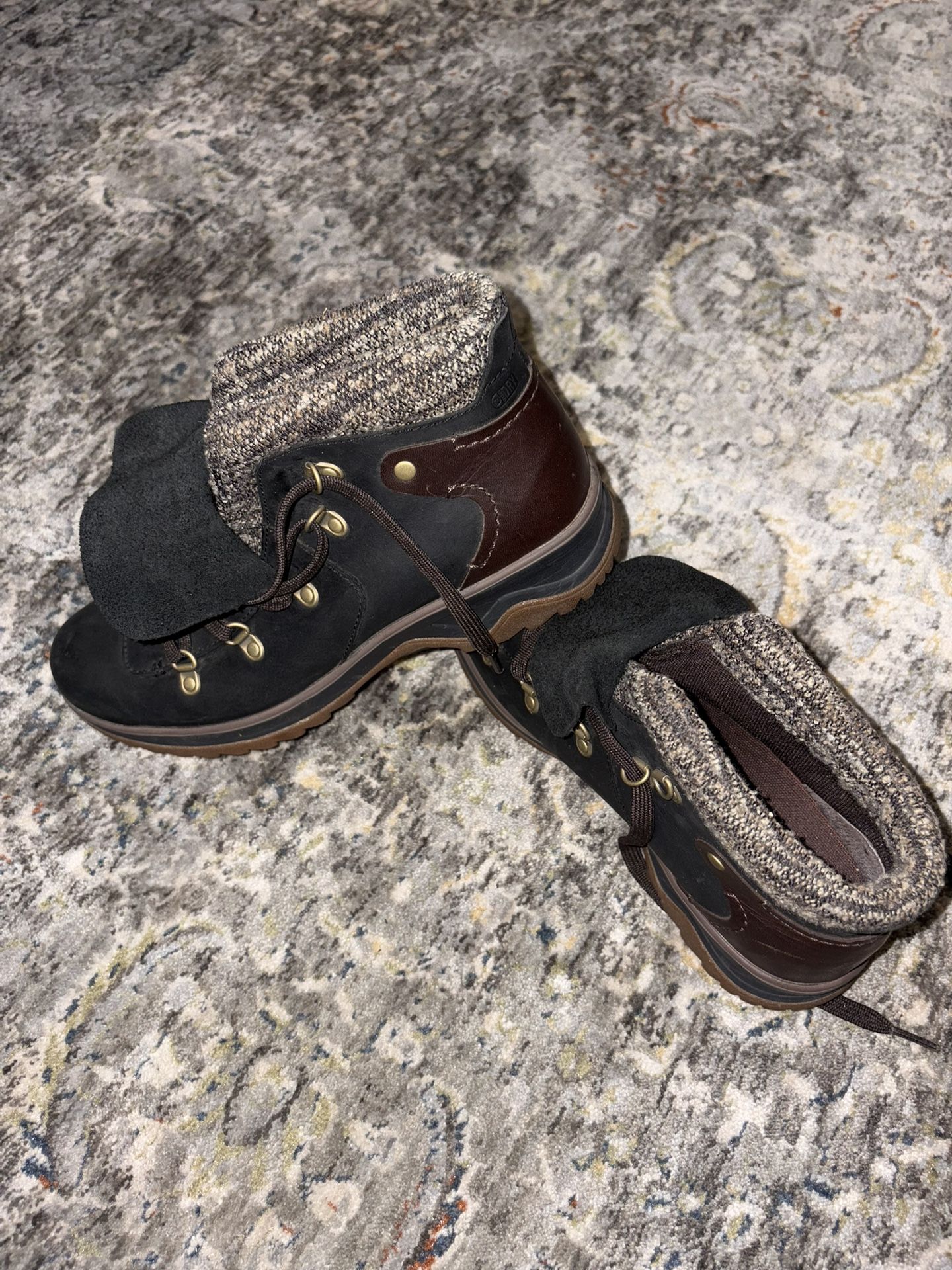 Women’s Size 9 Merrell Select Grip Hiking Boots