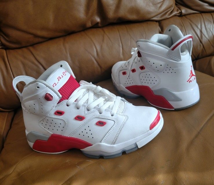 Women's/Youth Nike Air Jordan 6-17-23 White Fire Red Size 7.5 Women or 6Y  for Sale in Powder Springs, GA - OfferUp