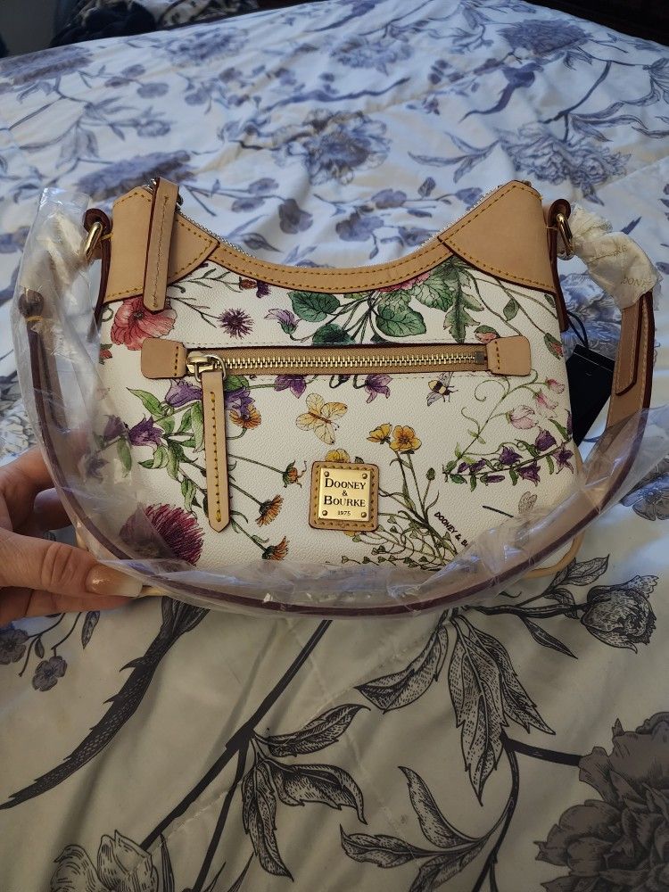 Dooney & Bourke Purse