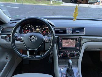 2017 Volkswagen Passat Thumbnail
