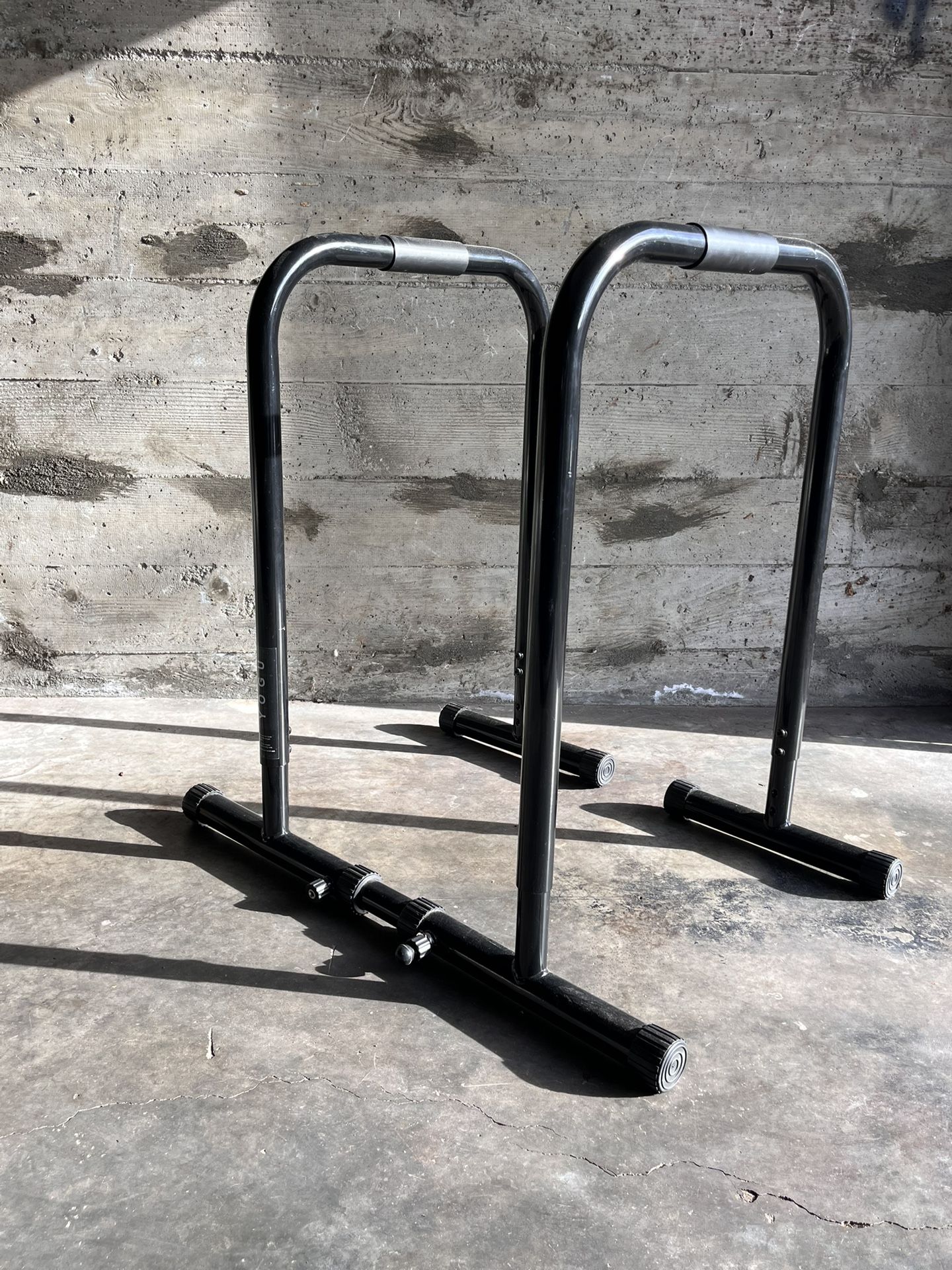 Adjustable Dip Bars / Parallettes – Sturdy, Great Condition