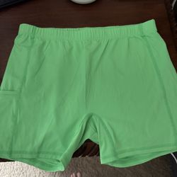 Brand New with tags 2025 Lilly Pulitzer UPF 50+ Luxletic® active undershorts with pockets sz small. 
