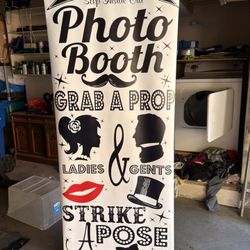81x33” Retractable Photobooth Promotional Banner