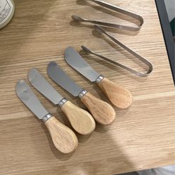 Free With Any Purchase: Cheese Knives And Mini Tongs Charcuterie Set