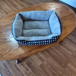 $5 -Small Cat/Dog Bed