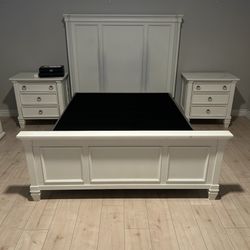 Ashley Furniture Queen Bedroom Set