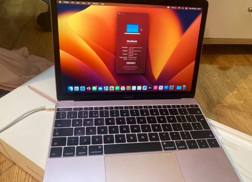 Apple MacBook Air 12", 256GB  - (June, 2017, Rose Gold) final cut, adobe, logic