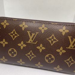 Louis Vuitton Zippy Wallet