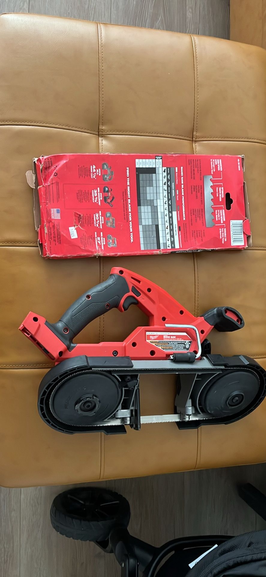 Milwaukee Band Saw Plus 3 Saw Blades 