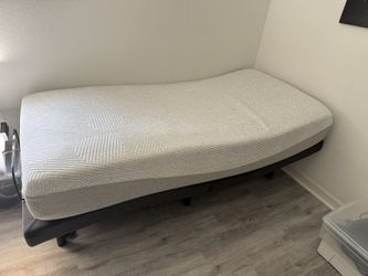Casper Twin XL Mattress/ Casper Mechanical Bed Frame With Remote