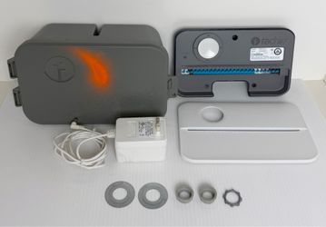 Rachio 3 Wi-Fi Smart Sprinkler Controller 16-Zone Remote Irrigation Control Case