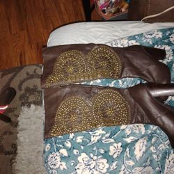 Boots Tan Leather Has About A 2 Inch Heal Has Gold Sets On Them