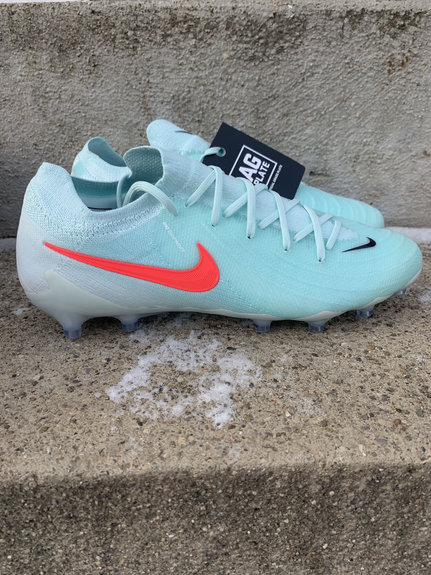 Nike Phantom GX II AG Soccer Cleats