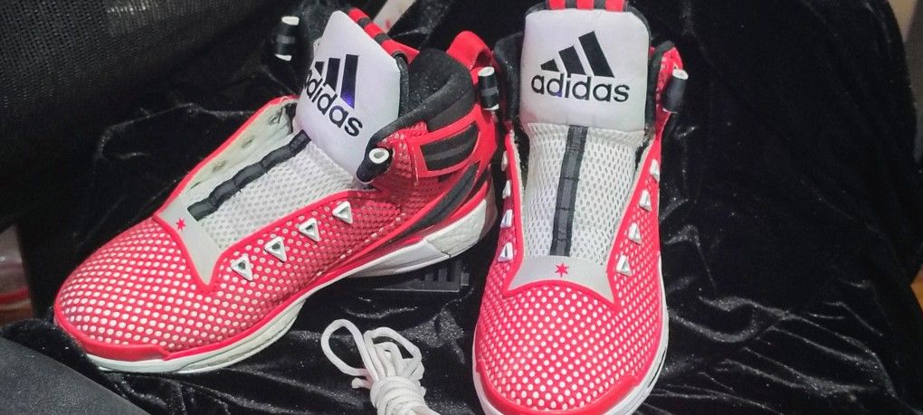 Adidas D. Rose Size 6.5 Y 8 W