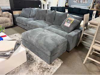 Stunning sectional! Easy financing! 💙☎️🏡